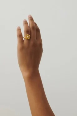 PERNILLE CORYDON Shell Flower Ring