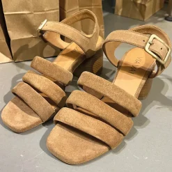 VIA VAI Sierra Sandaler Cognac