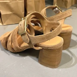 VIA VAI Sierra Sandaler Cognac