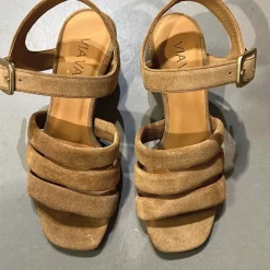 VIA VAI Sierra Sandaler Cognac